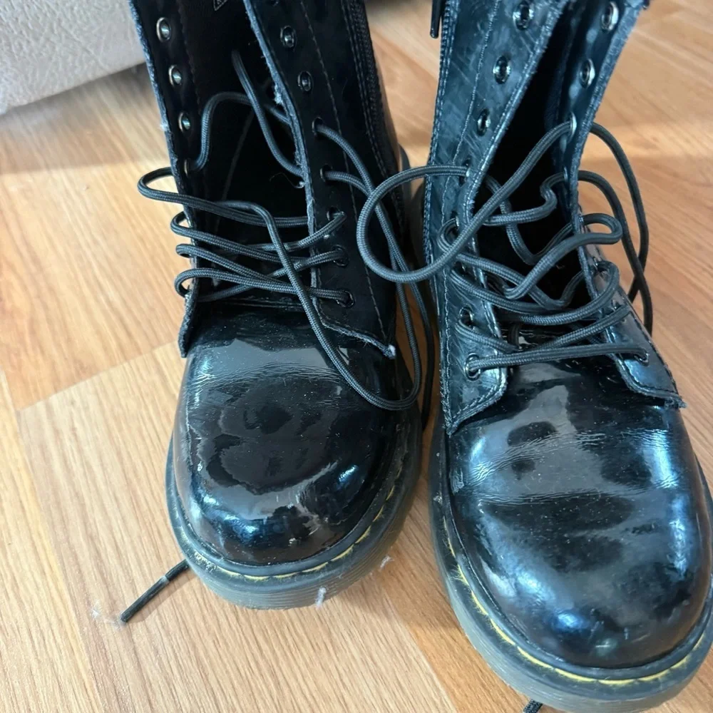 Dr. Martens Delaney 1460 Black Patent Lamper Lace Up Zipper Boots Size 3 (Girls)